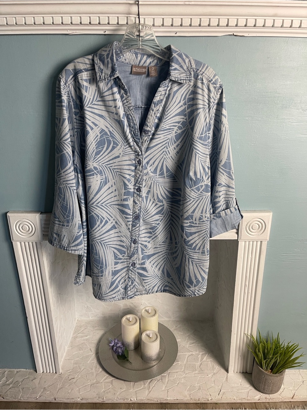 Chico's Light Blue Tropical Palm-Print Button-Up Shirt 100% Cotton